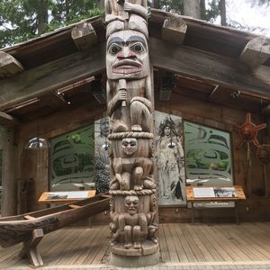 Meet your Posher, Emilio